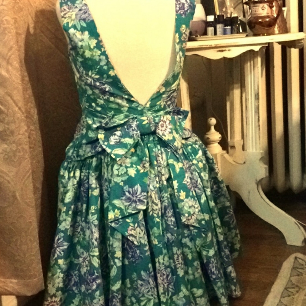 Green Vintage Laura Ashley Dress *Reposh*